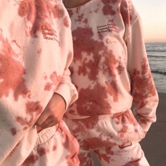 Summer Fridays 2 Piece Pink Tie Dys Sweat Pants & Sweat Shirt (set) ☁️ - Picture 9 of 16